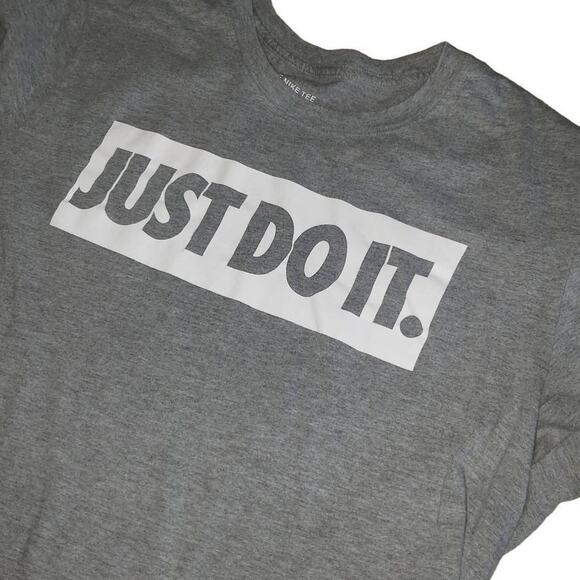 Nike Just Do It Short Sleeve Graphic Tee-Shirt - Picture 3 of 7